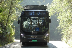 UFSC mostra ônibus elétrico movido a energia solar