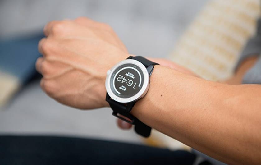 PowerWatch, 1º relógio do mundo que nunca precisa recarregar é lançado