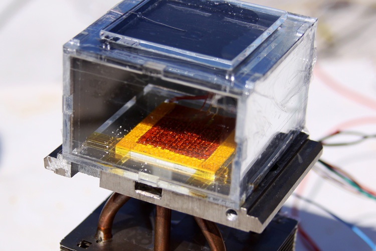Dispositivo capaz de produzir água a partir do ar