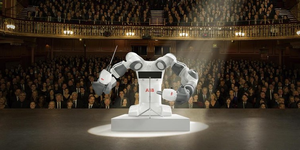 Robô vai reger orquestra na Itália ao lado de Andrea Bocelli