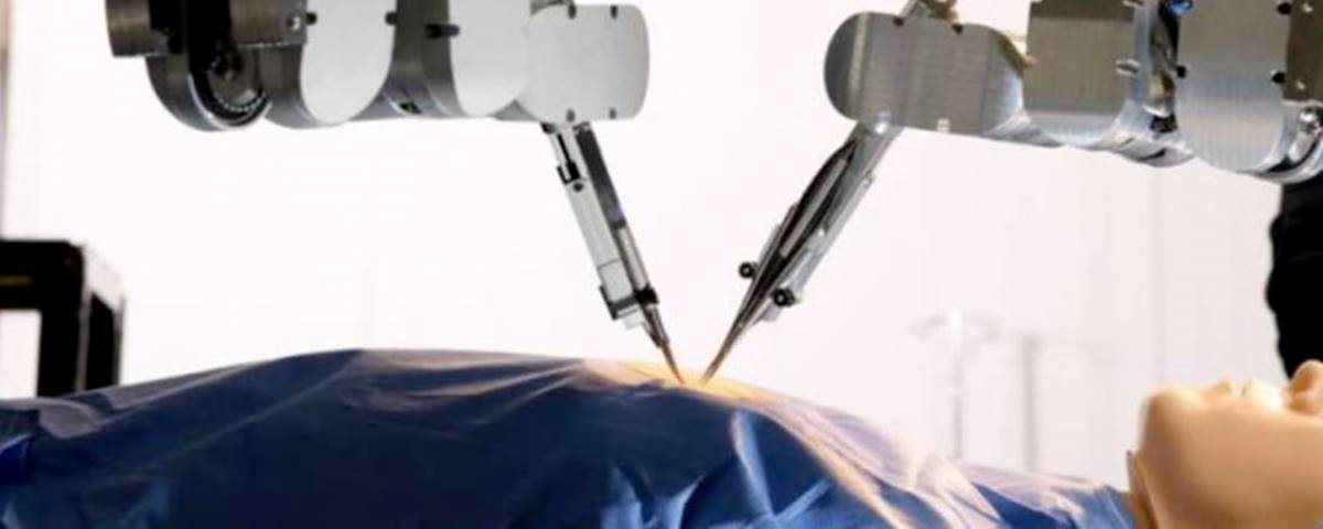 A primeira microcirurgia assistida por mãos robóticas foi um sucesso