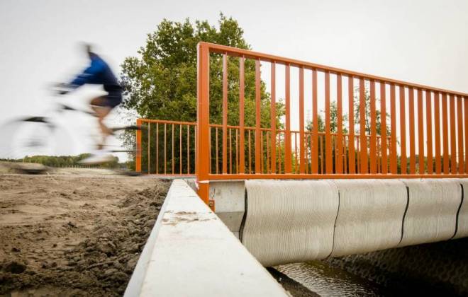 Holanda inaugura primeira ponte de concreto impressa em 3D do mundo