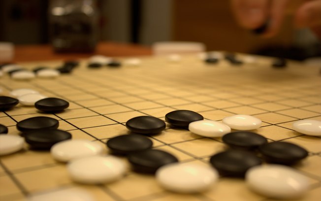 Inteligência artificial do Google aprende sozinha a jogar Go e derrota campeão mundial