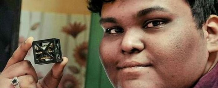Satélite mais leve do mundo é criado por um jovem indiano