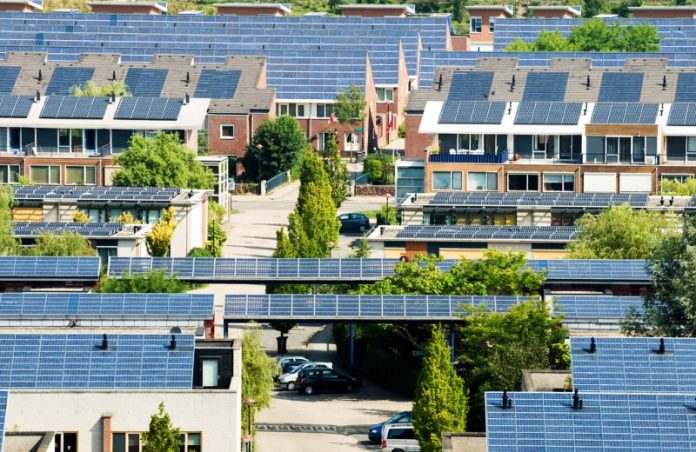Austrália distribuirá gratuitamente kits de energia solar para 50 mil lares