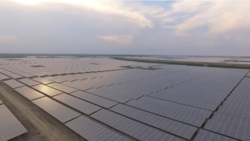 Árabes vão construir uma usina solar 100 vezes maior do que a atual maior do mundo