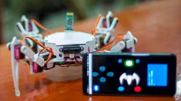 Estudantes mexicanos criam robô aracnídeo para a busca e resgate de pessoas