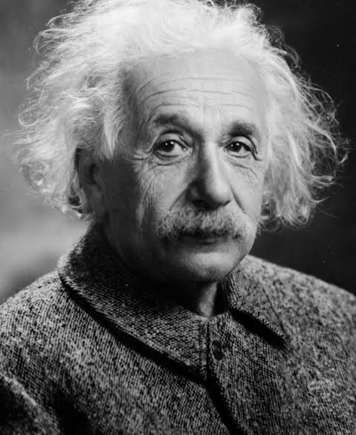 Biografia: Albert Einstein